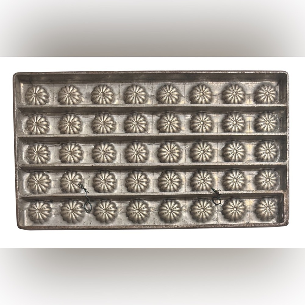 Vintage American Mould Co. Candy Mould - Picture 2 of 5